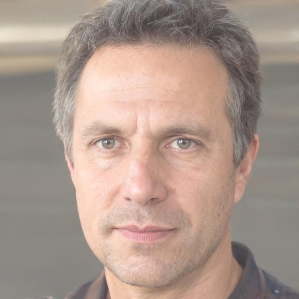 Alexandre Tremblay, Analyste Financier Senior